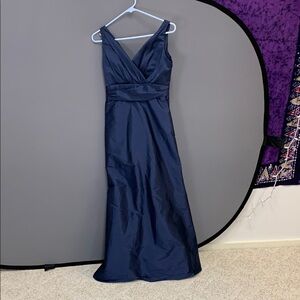 Elegant Navy Blue Evening Gown